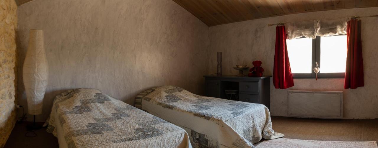 Le Mas Du Chat Bed & Breakfast กาวายง ภายนอก รูปภาพ